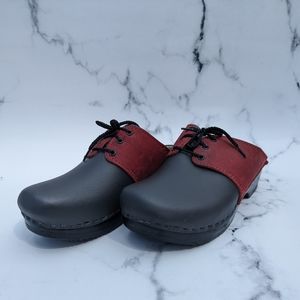 SVEN ORIGINAL women's two-tone leather tie clogs (EU 39/US 8-8.5)